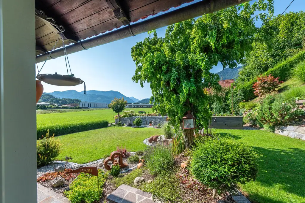 Haus mit HERZ, toller Garten, große Terrasse, herrlicher Ausblick!