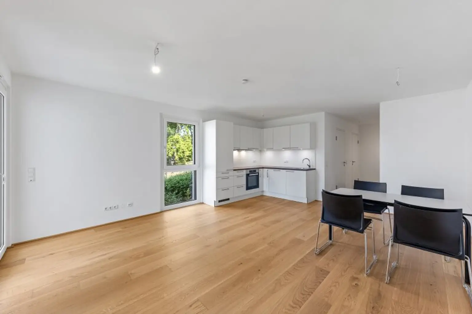 floé 225 - attraktive 2-Zimmer-Wohnung in Ruhelage mit Balkon und Garten