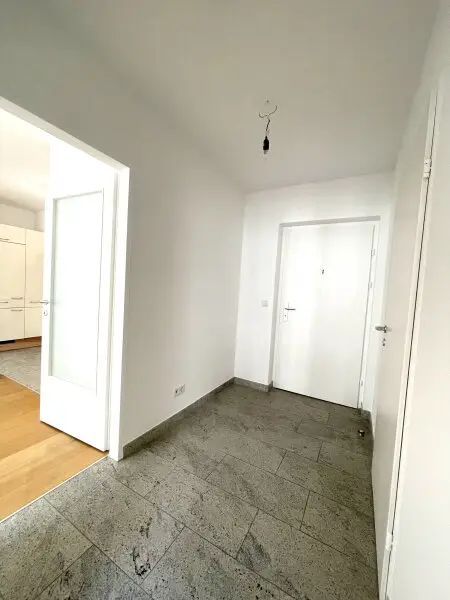 2 Zimmer Dachgeschoss-Wohnung  zu kaufen!!