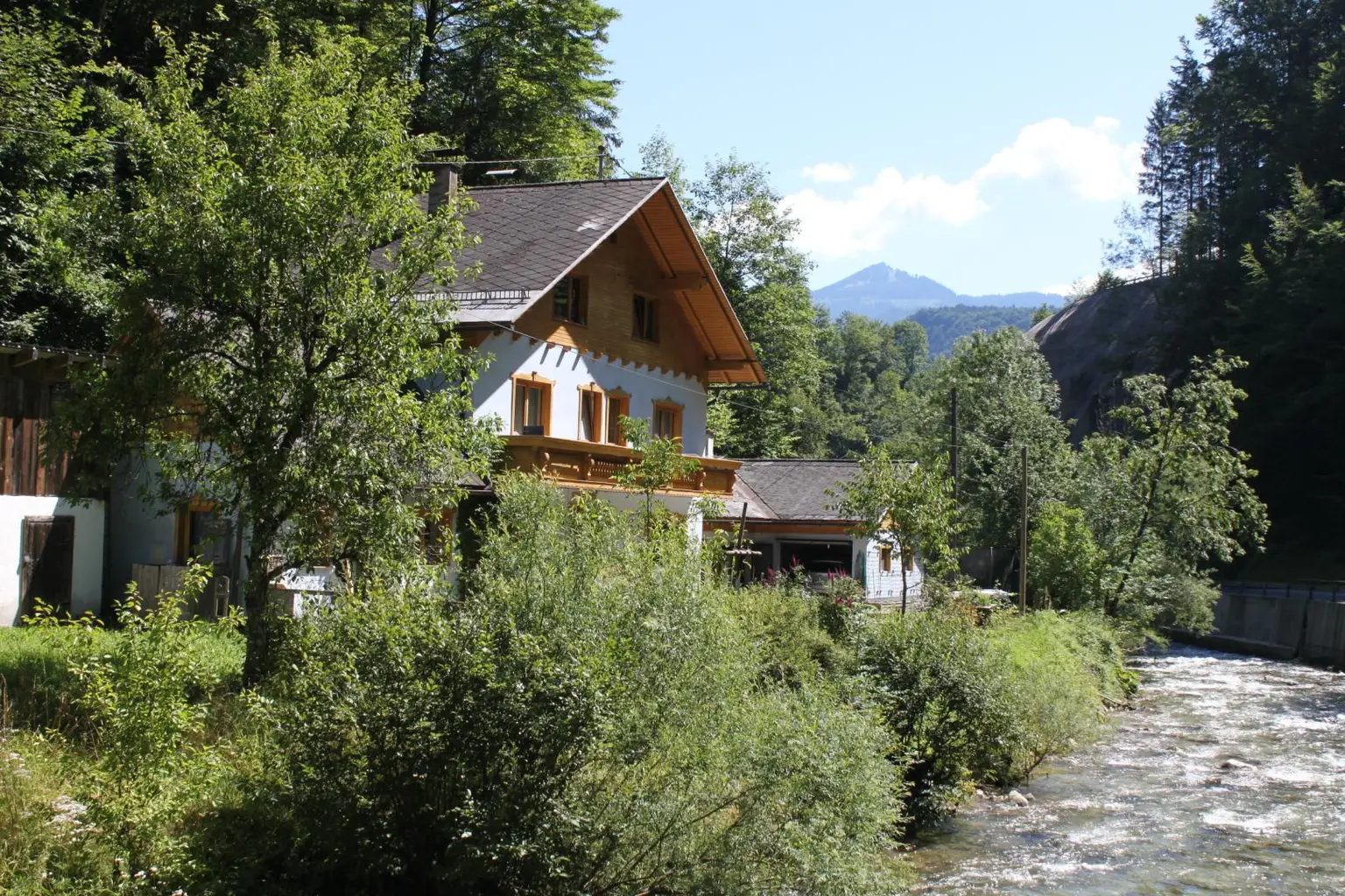 Wohnhaus in  Naturlage
