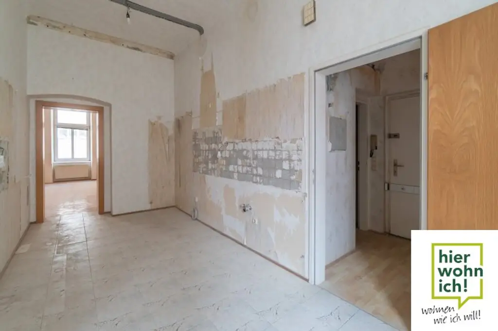 Sanierungsbedürftig helle 2 Zi Altbauwohnung im Karmeliterviertel