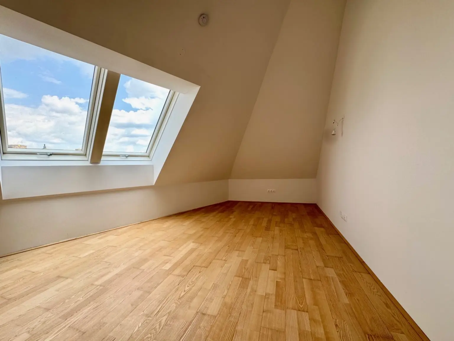 E | ++ NEU ++ Exklusives WOHNEN/ARBEITEN mit zwei sonnigen TERRASSEN | Prima Service Immobilien