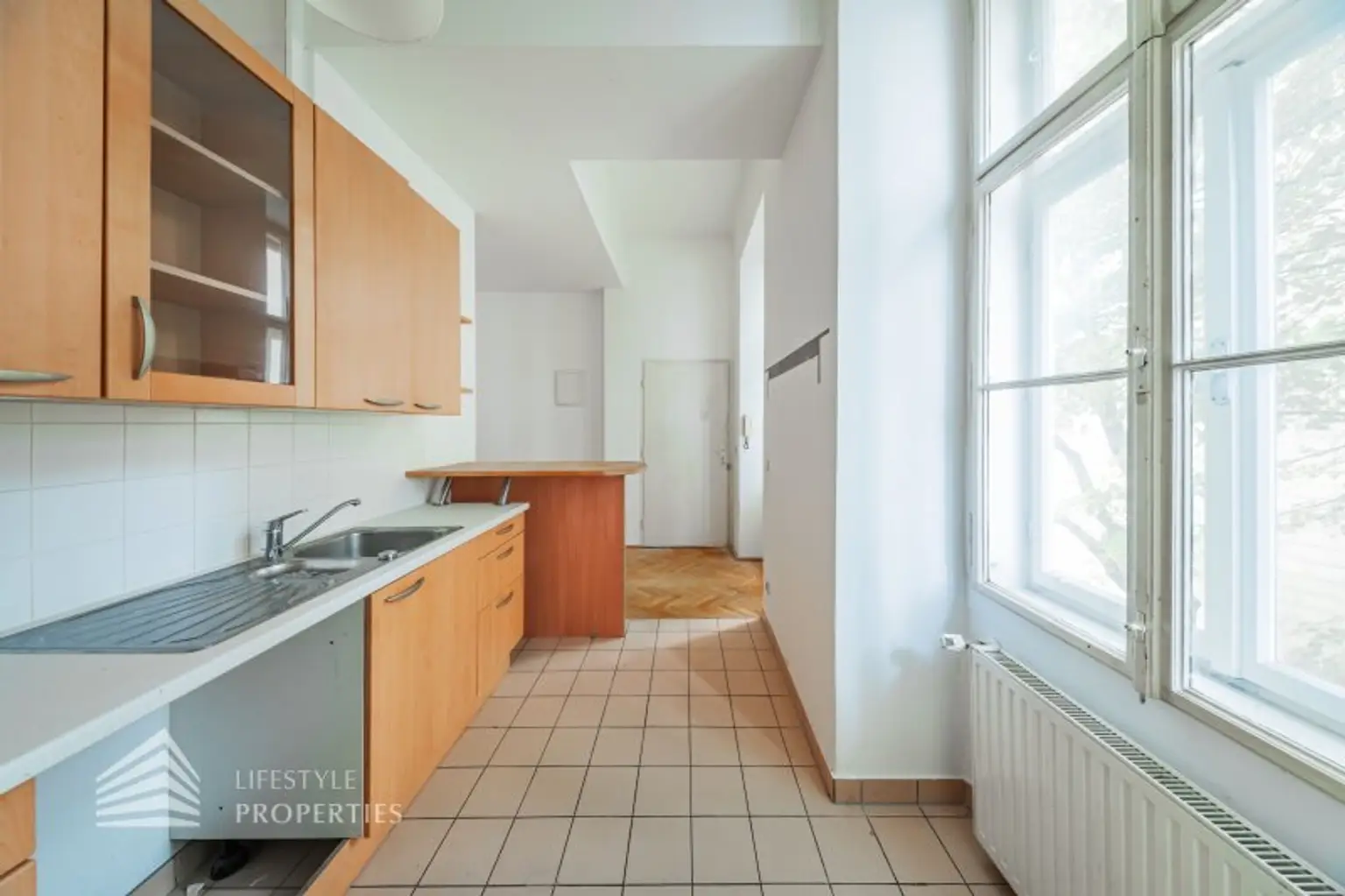 Helle 2-Zimmer Wohnung, Nähe Kutschkermarkt