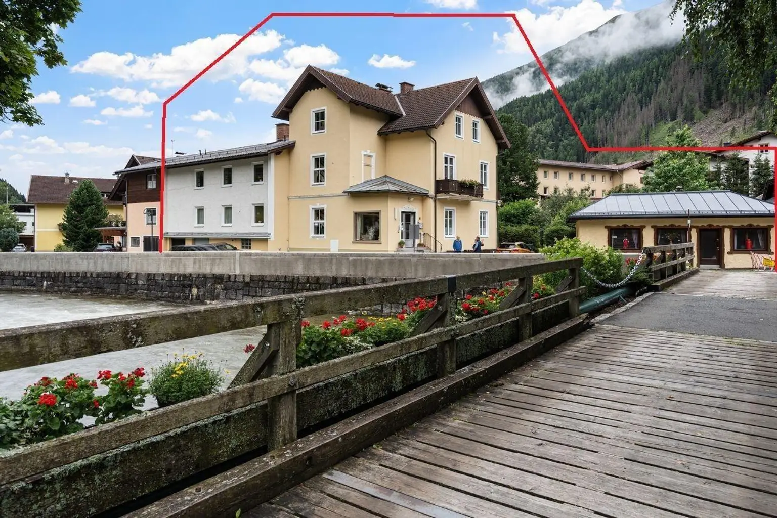 Nordwestansicht markiert