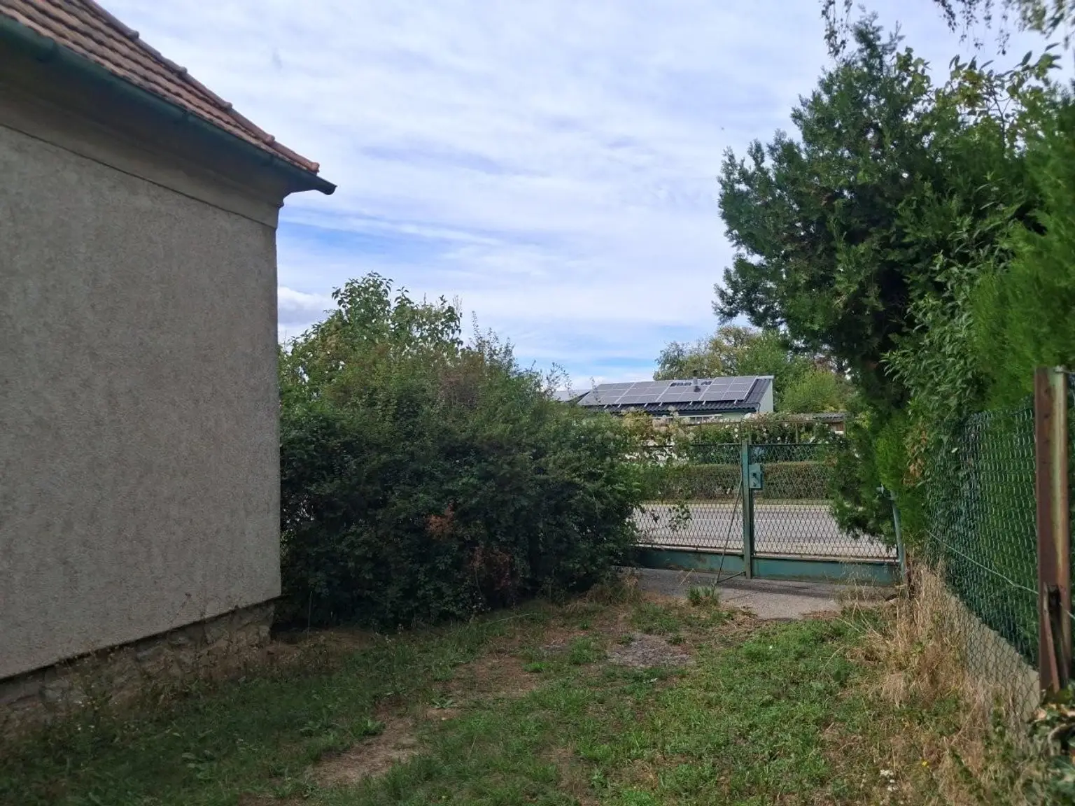 7 Einfahrt Grundstück 7053 Hornstein