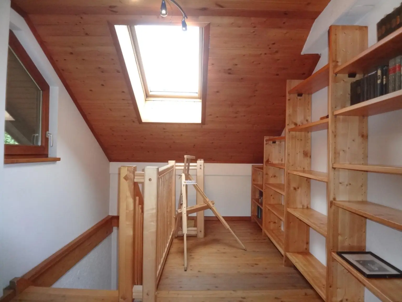 GROSSES LANDHAUS MIT SCHÖNEM GARTEN!