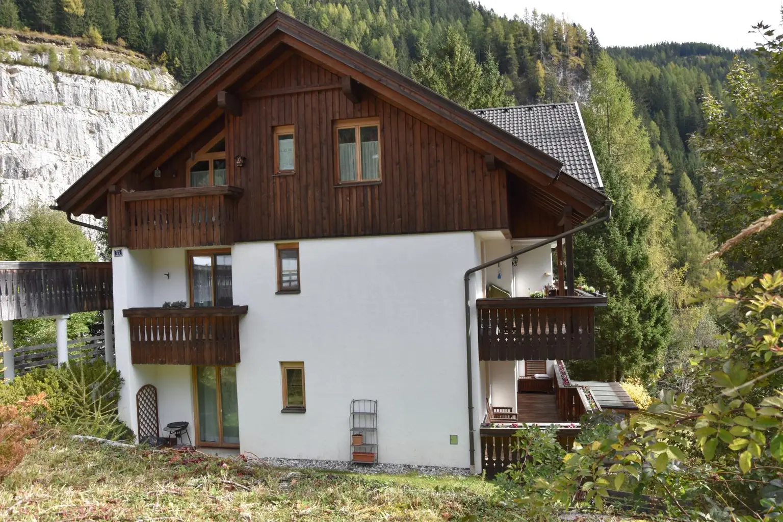 Gartenwohnung mit Balkon