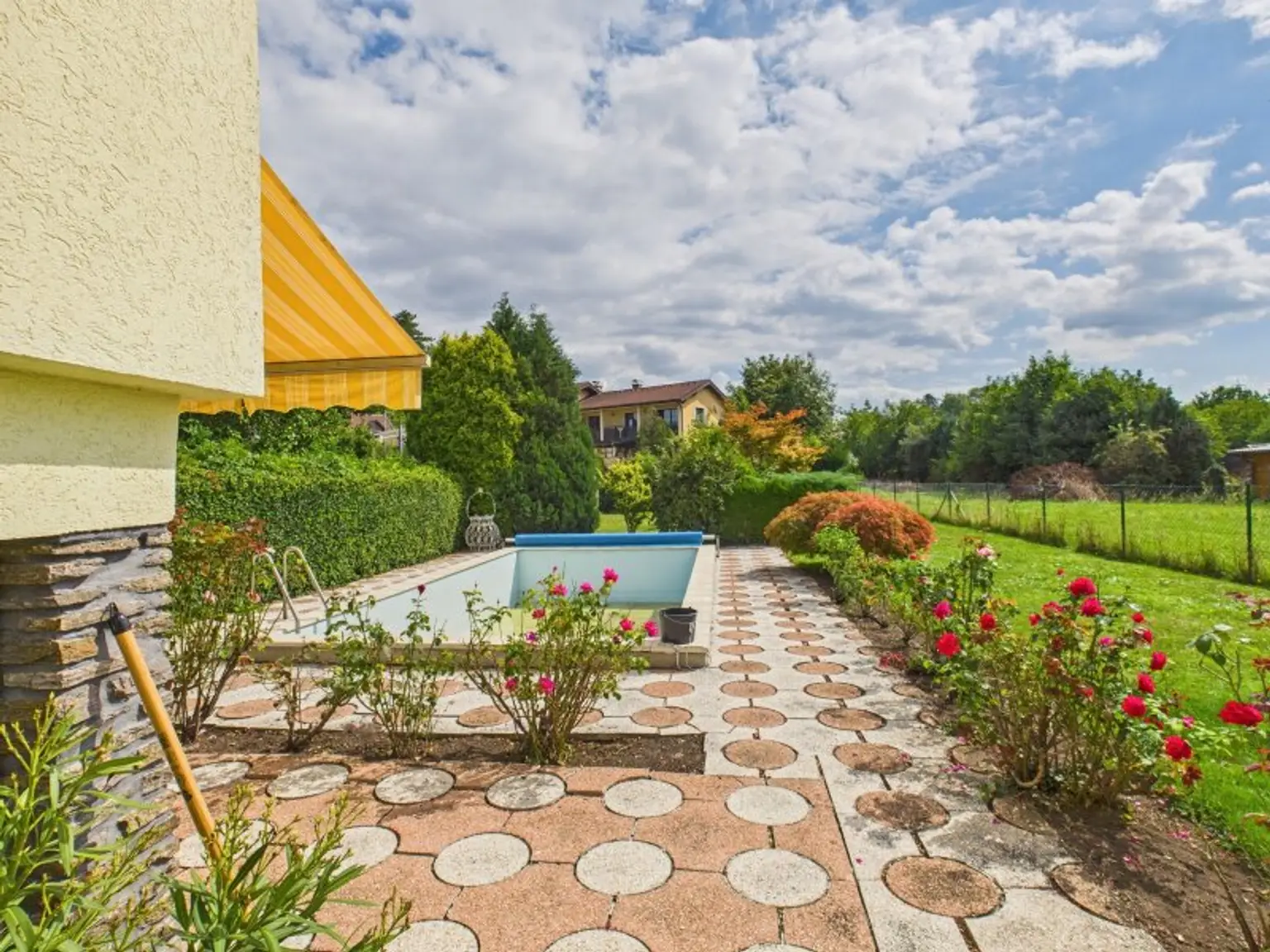 Traumhaus in Ternitz: 5 Zimmer, Garten, Pool & Garagen für nur 299.000 €!