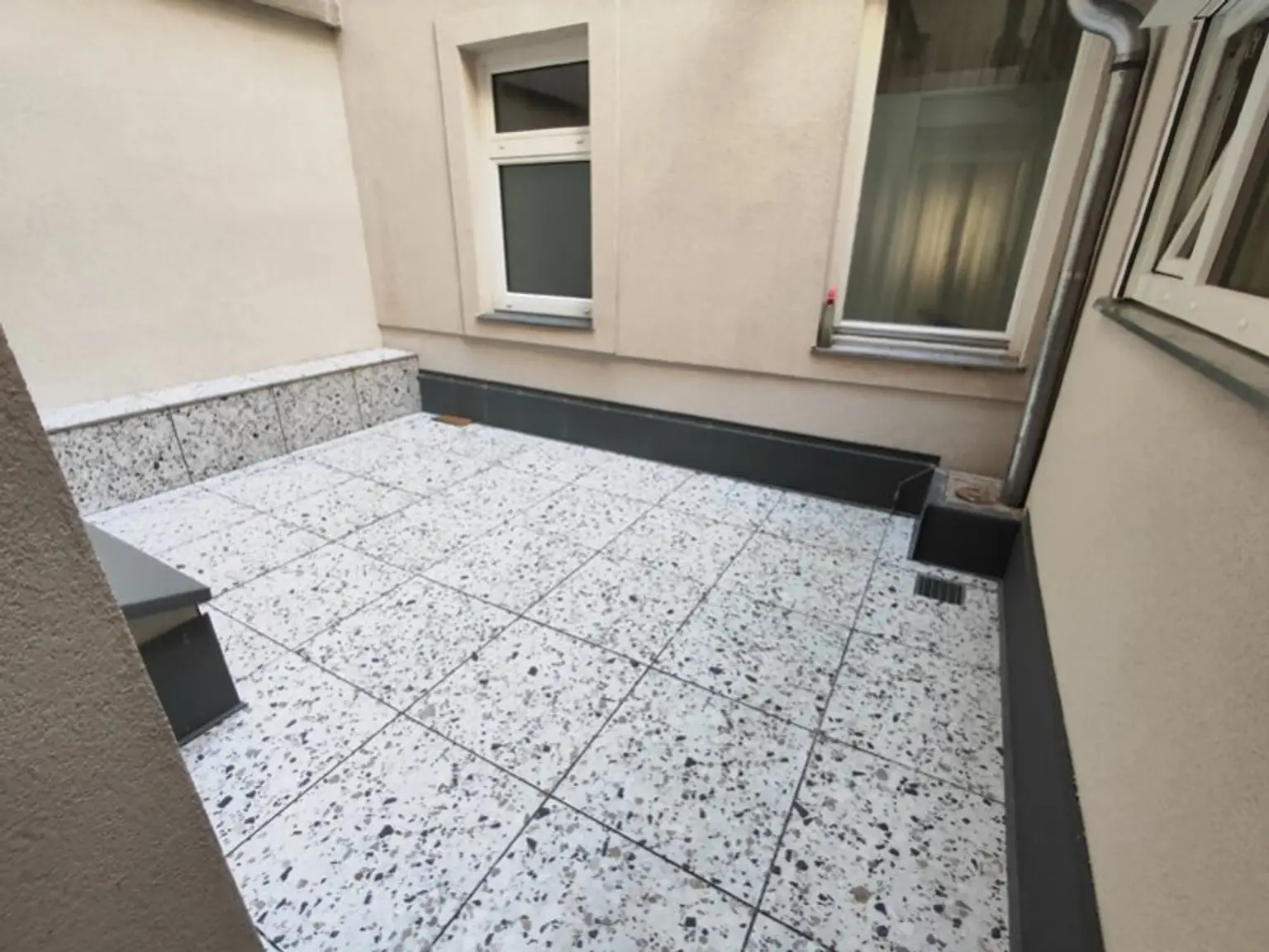 Gartenwohnung in der Krongasse! Erstbezug in liebevoll saniertem Altbauhaus - Top04