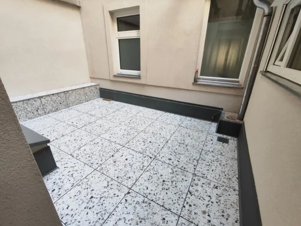 Gartenwohnung in der Krongasse! Erstbezug in liebevoll saniertem Altbauhaus - Top04