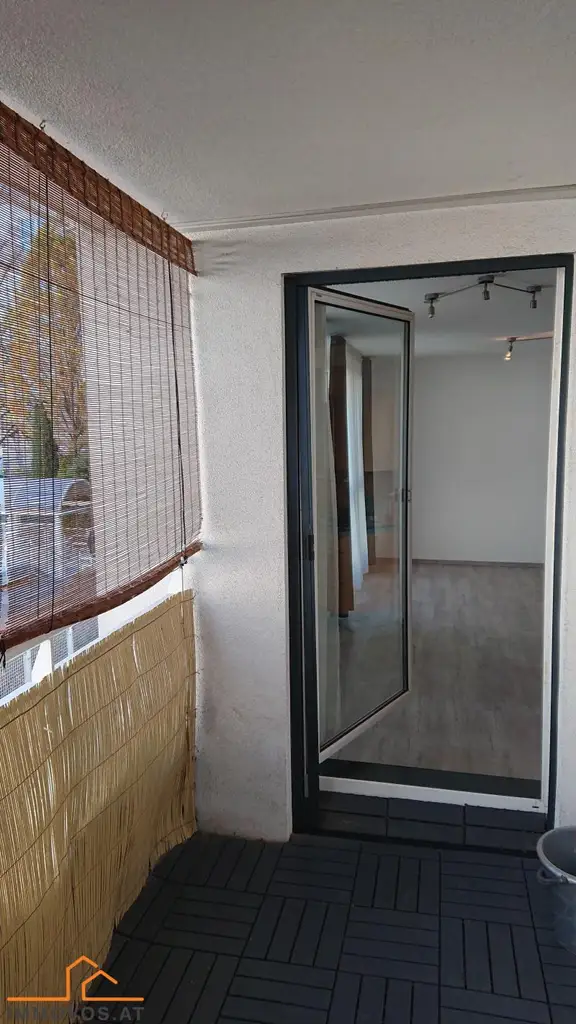 Drei Zimmer Wohnung ++ Loggia