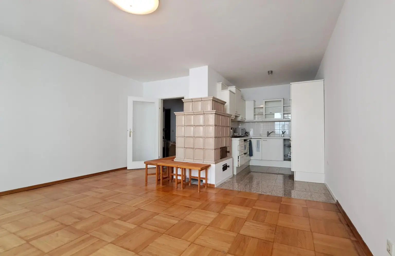 Wohnen mit Wiener Charme – gemütliche 2-Zimmer-Wohnung im Roten Hof, Garagenbox verfügbar