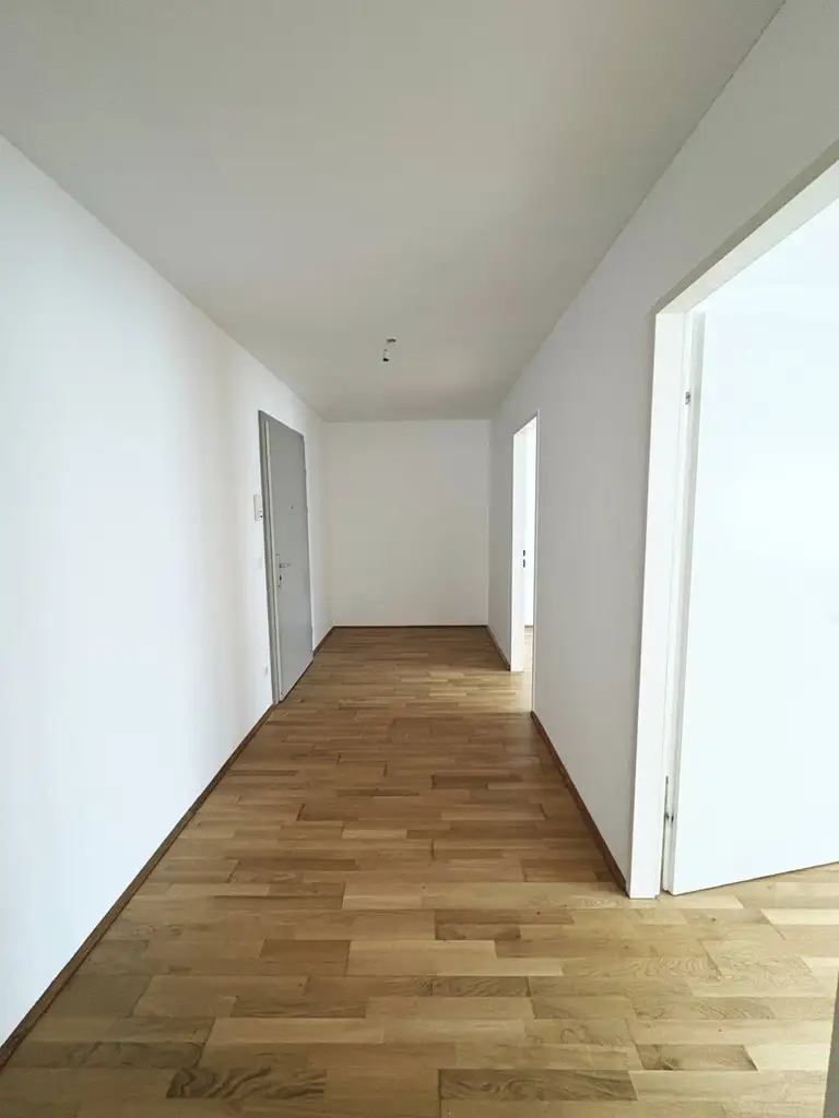 Q11 Leben in Simmering - 
Lichtdurchflutete Balkonwohnung mit 4 Zimmern und Deckenkühlung!