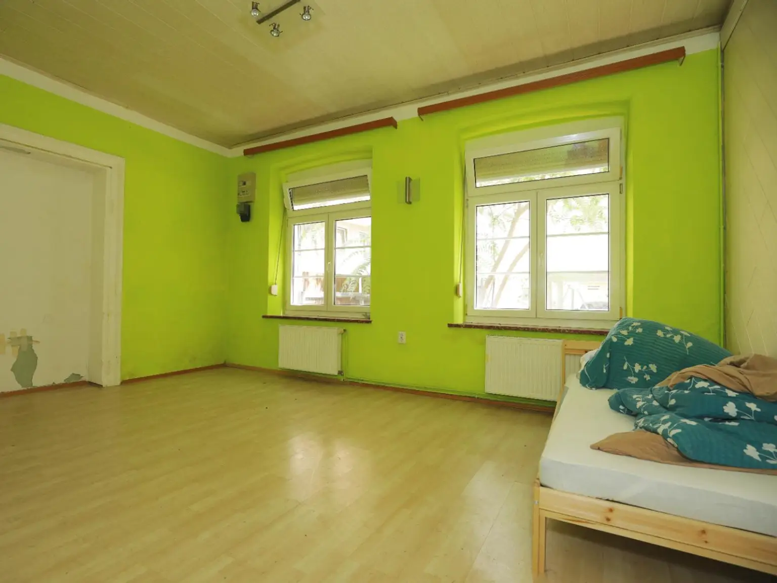 Renovierungsbedürftiges ZInshaus mit aureichend Parkplätzen im Trendbezirk Graz/Lend