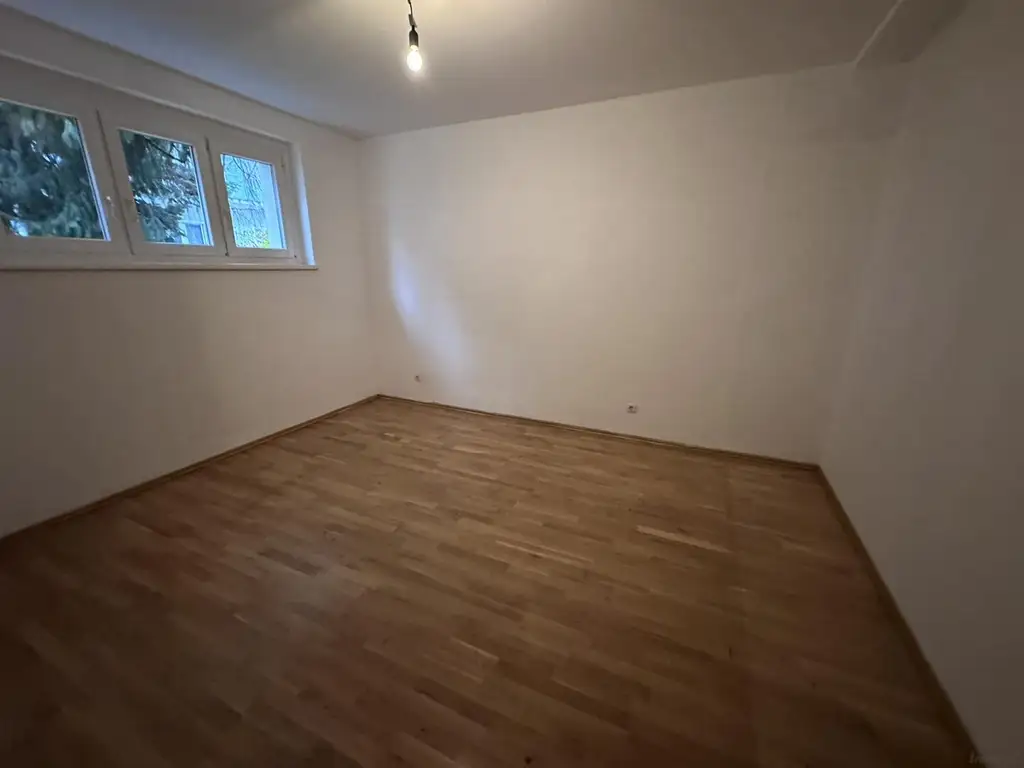Derzeit geförderte 3-Zimmerwohnung mit Garten!