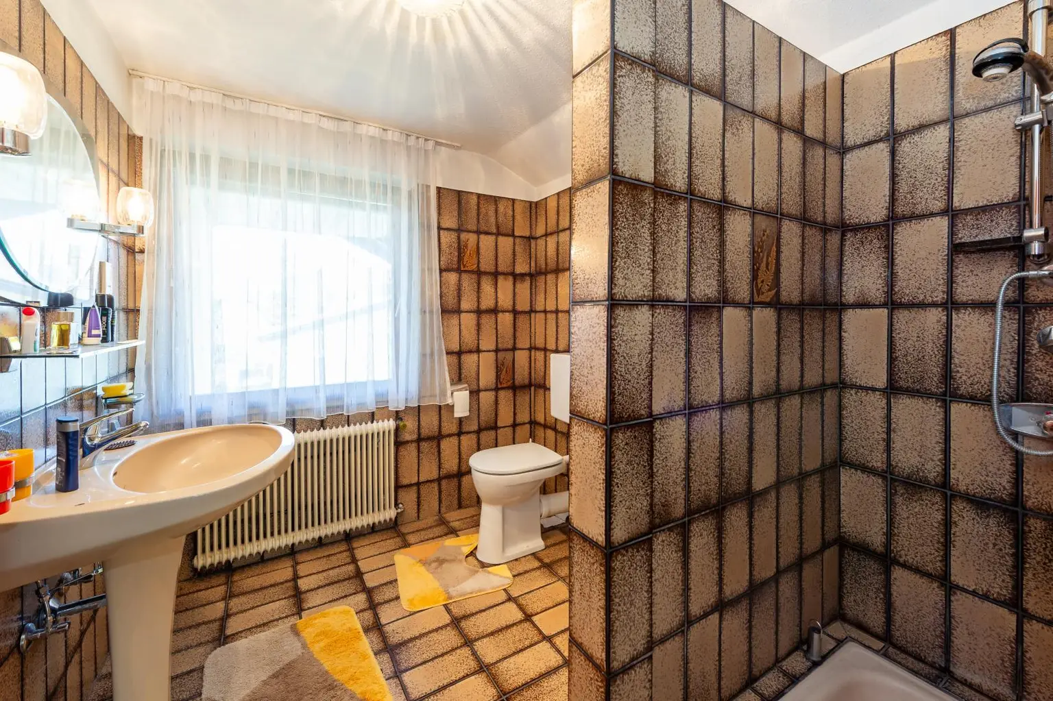 Einfamilienhaus mit wunderschönem Grundstück in ruhiger Lage