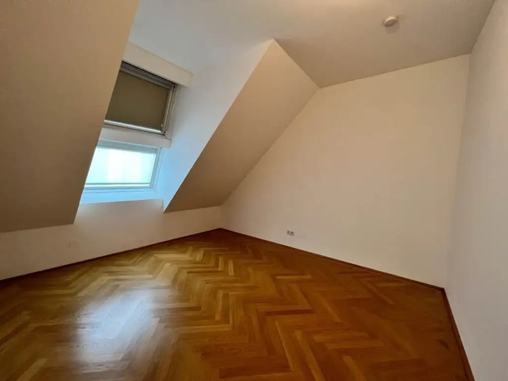 DG-Wohnung im Stuwertiertel mit exzellenter Anbidung und Zugang zur 360-Grad-Panoramadachterrasse
