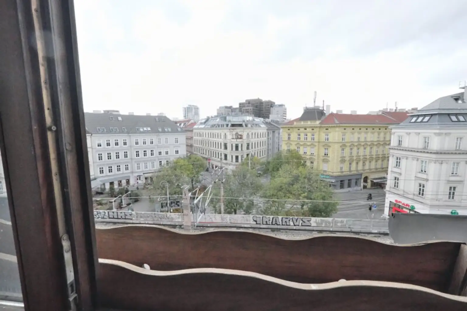 Nähe Innenstadt, Radetzkyplatz, UNBEFRISTETE Dachwohnung 3 Zimmer