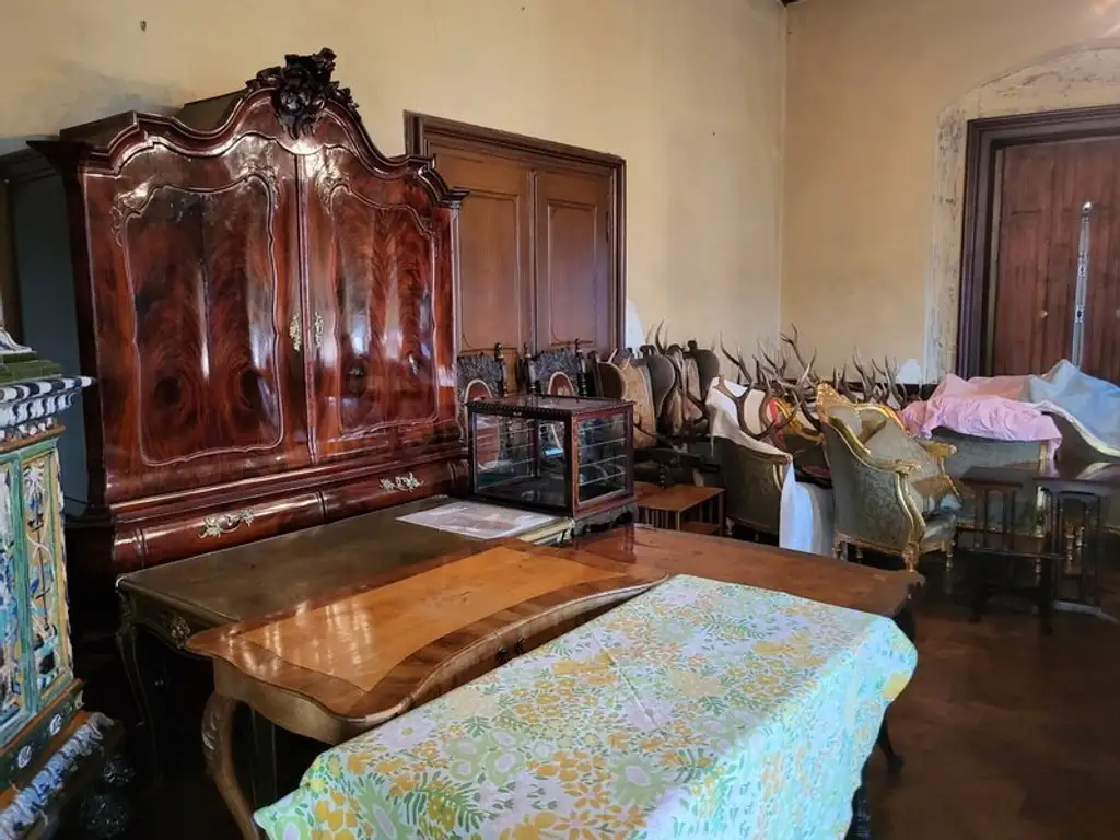 Renaissance-Schloss auf 15 ha Grund – seltene Gelegenheit für touristische Nutzung oder Family Office