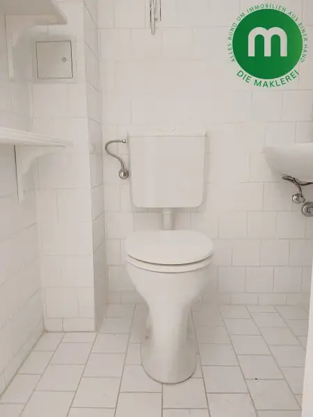 Unbefristete Miete: geräumiger 2-Zimmer-Altbau