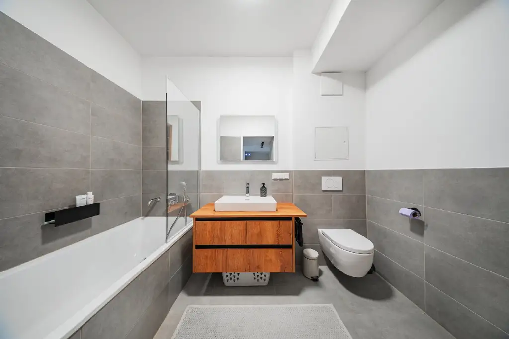 Penthouse im 34. OG mit Terrasse I 360° Wienblick I Designküche I TG Platz mit E-Ladestation
