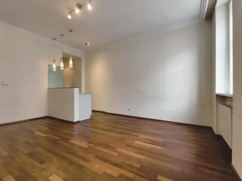 Geräumige 2 Zimmer im stilvollen Altbau - Zentrale Lage Pilgramgasse, 1050 Wien - U4 Fußläufig