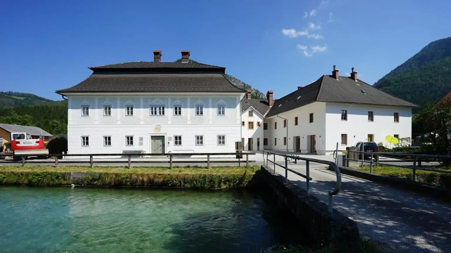 SONNIGER BALKON  und LIFT im 1. Stock - TOP 10 im Herrenhaus - RESIDENZ GEYERHAMMER