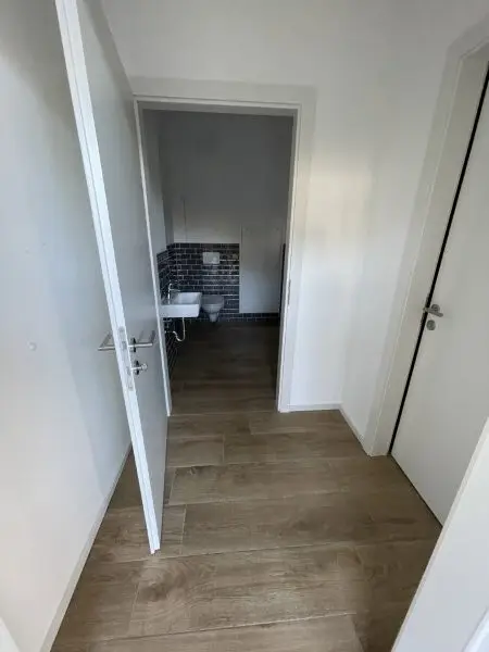 "GRÖDIG - Kleines modernes CAFE/BISTRO sucht neuen Pächter"