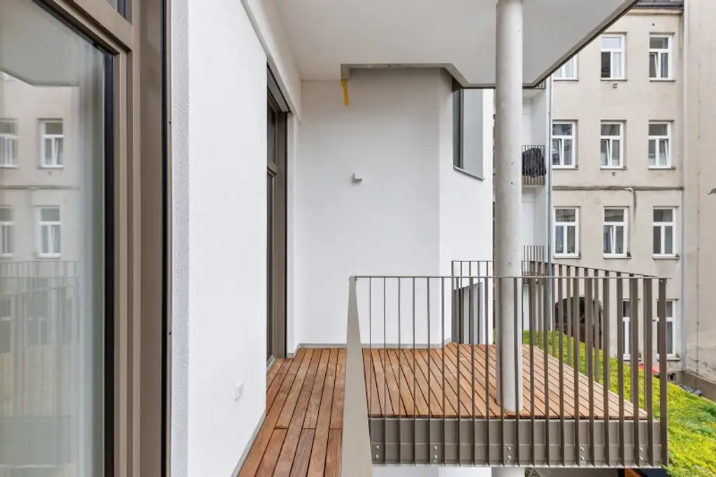 3-Zimmer-Altbaueigentumswohnung in generalsaniertem Altbau mit Balkon