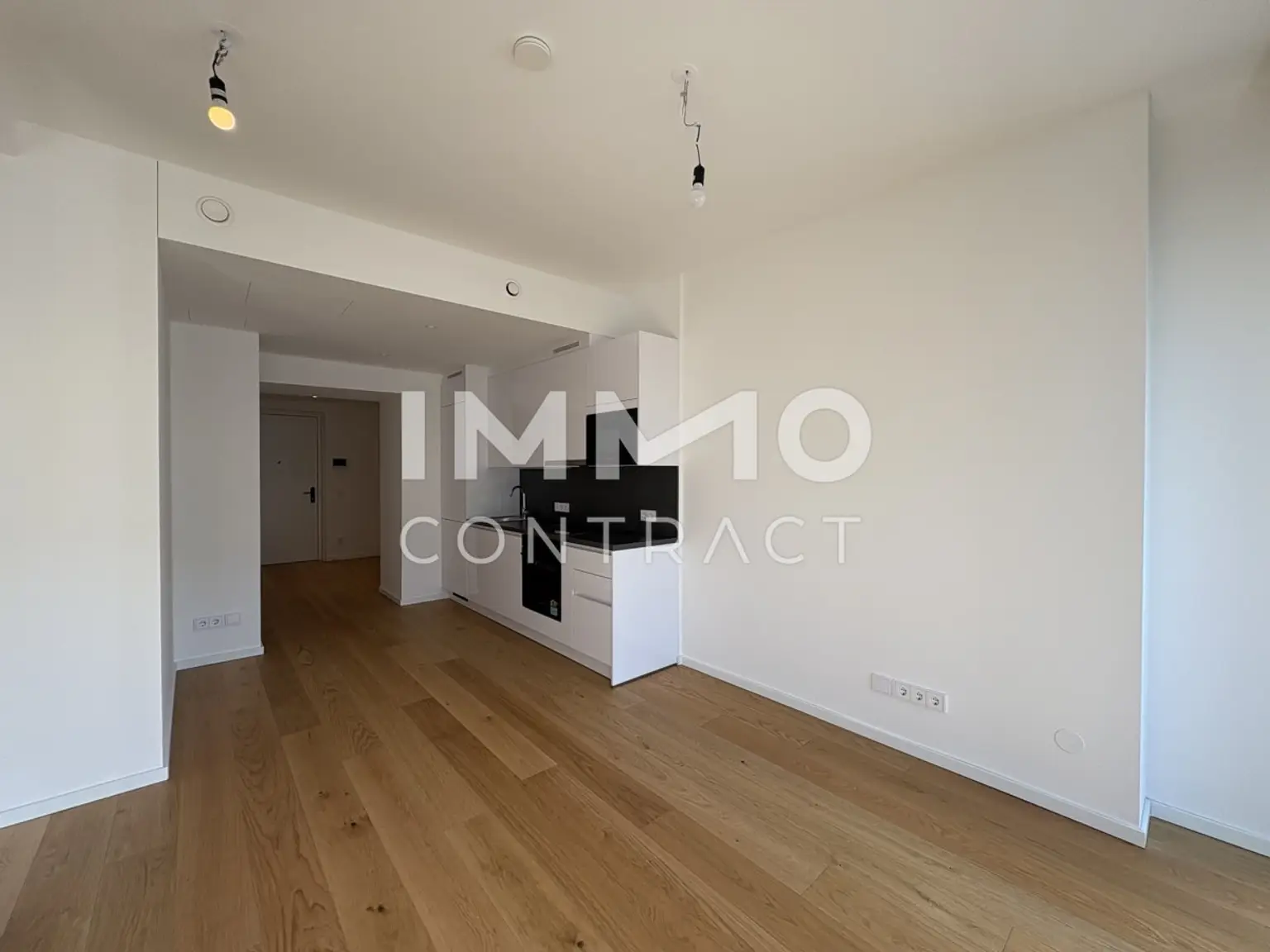 DANUBEFLATS: Entzückendes Studio mit sonnigem Balkon (Gym, Pool, Spa, Lounges im Turm) - NEW