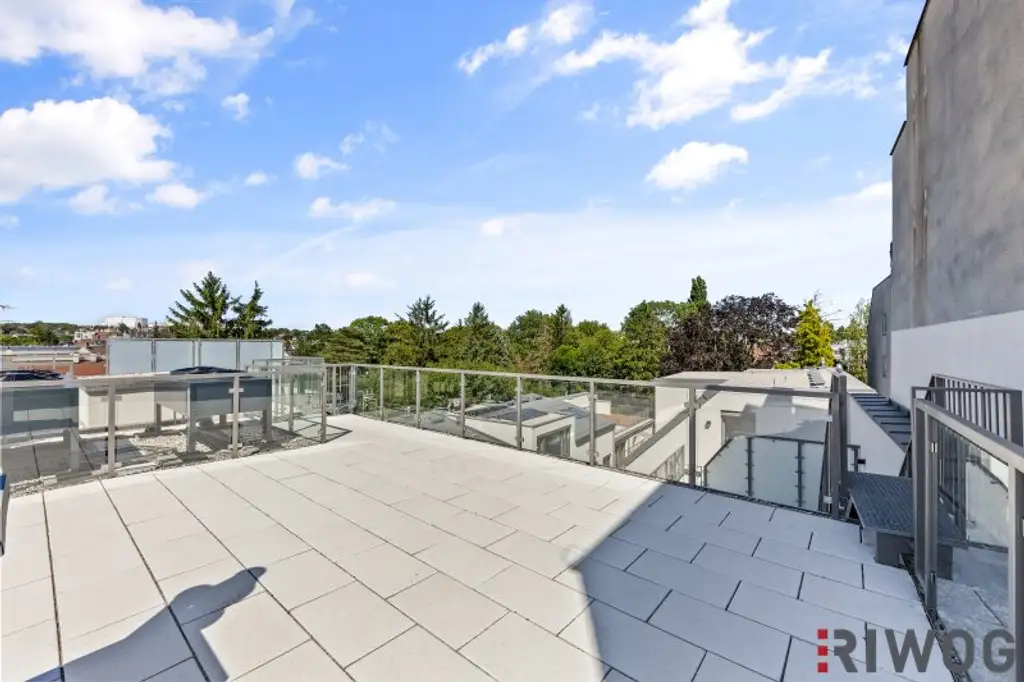 Imposante und sehr helle Dachgeschosswohnung mit 2 Terrassen und hochwertiger Ausstattung in ehemlaigen Fuhrwerkhaus