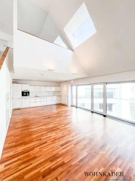 Exklusive 130 m² Dachgeschosswohnung mit Terrasse, Dachterrasse und atemberaubendem Blick auf den Stephansdom