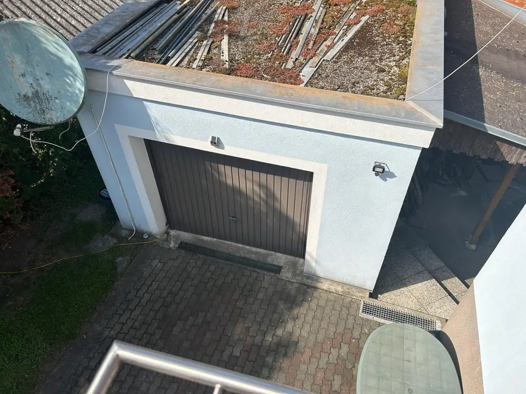 Kompaktes Wohnhaus mit Keller