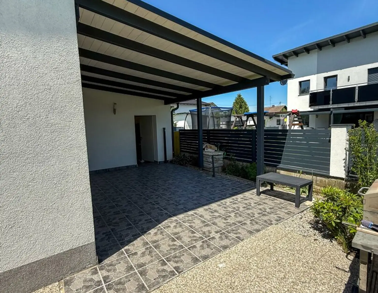 Doppelhaushälfte mit Garten und Terrasse
