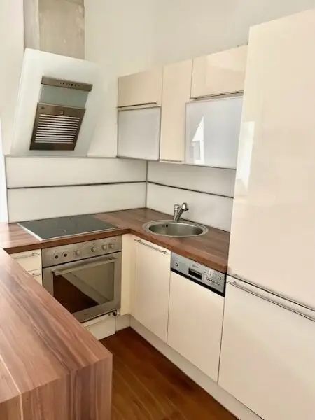 WOHNEN im 7-ten HIMMEL - INNENSTÄDTISCHE EIGENTUMSWOHNUNG- ELEGANTE Klassische Wiener-Altbau-Wohnung mit 2-Zimmern in Top Lage am SPITTELBERG - DURCHHAUS!