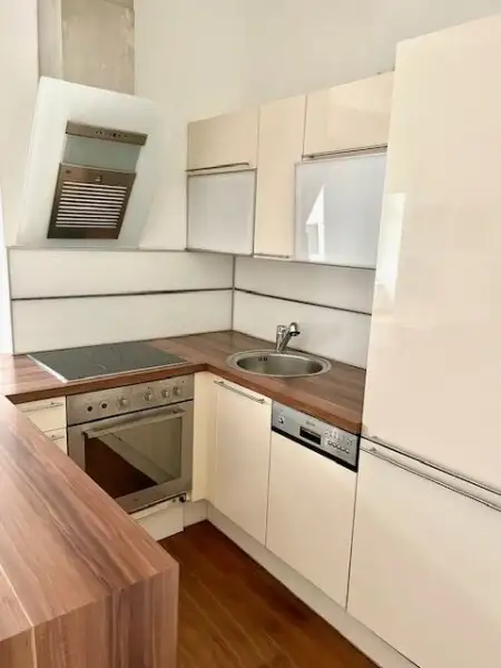 WOHNEN im 7-ten HIMMEL - INNENSTÄDTISCHE EIGENTUMSWOHNUNG- ELEGANTE Klassische Wiener-Altbau-Wohnung mit 2-Zimmern in Top Lage am SPITTELBERG - DURCHHAUS!