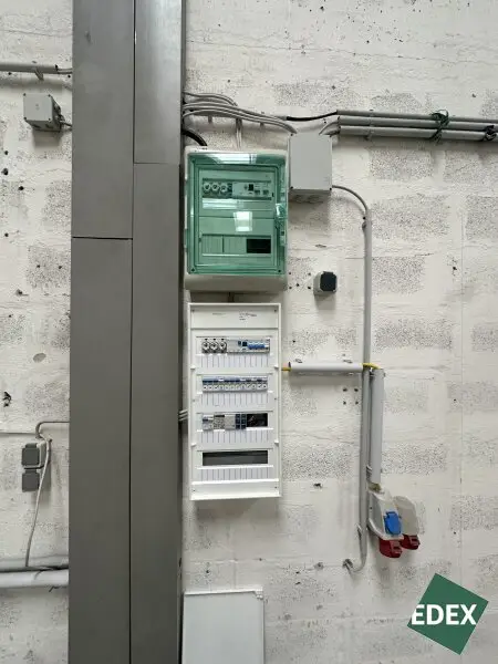 Großzügige Lagerhalle samt Büro