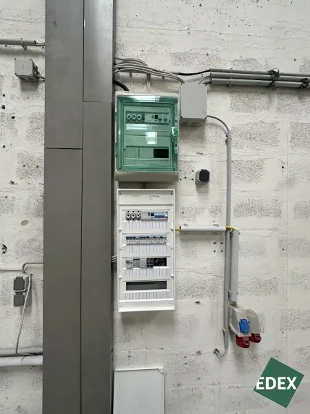 Großzügige Lagerhalle samt Büro