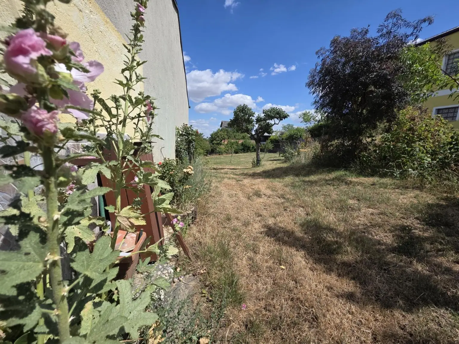 Garten mit Bauland