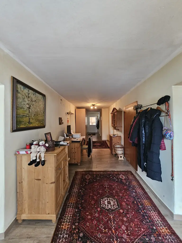 Gepflegtes Landhaus mit insgesamt 5 Wohnungen