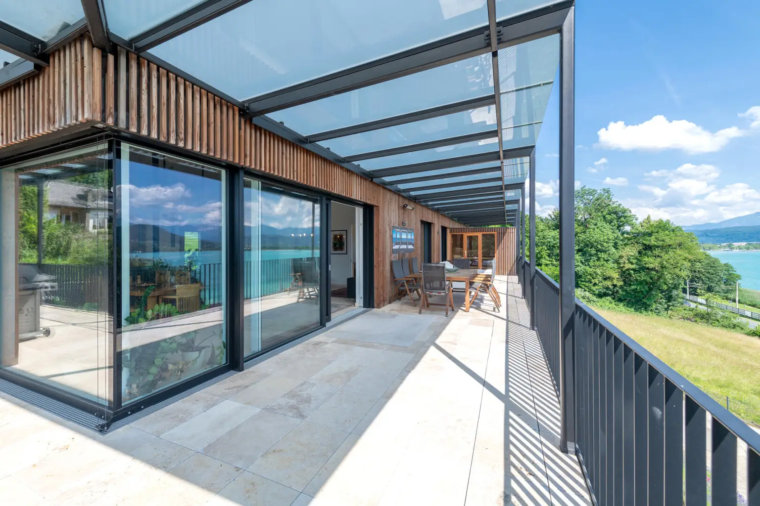 Krumpendorf am Wörthersee: Moderne Penthouse Wohnung mit Pool und Seeblick | Krumpendorf - Wörthersee: Modern penthouse apartment with pool and lake view