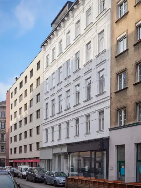 Altbau-Charme! 67 m² Wohnung beim Naschmarkt mit exklusiver Balkon-Möglichkeit in generalsaniertem Haus