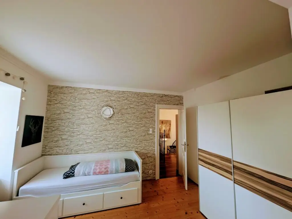 Wunderschöne Villa mit Pool und weitläufigem Grundstück, Nähe Pressbaum