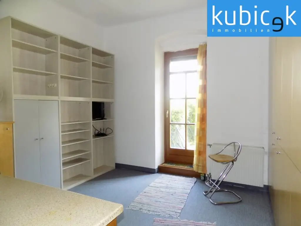 Altbau-Garconniere mit Gartenanteil in Hofruhelage Nähe U2