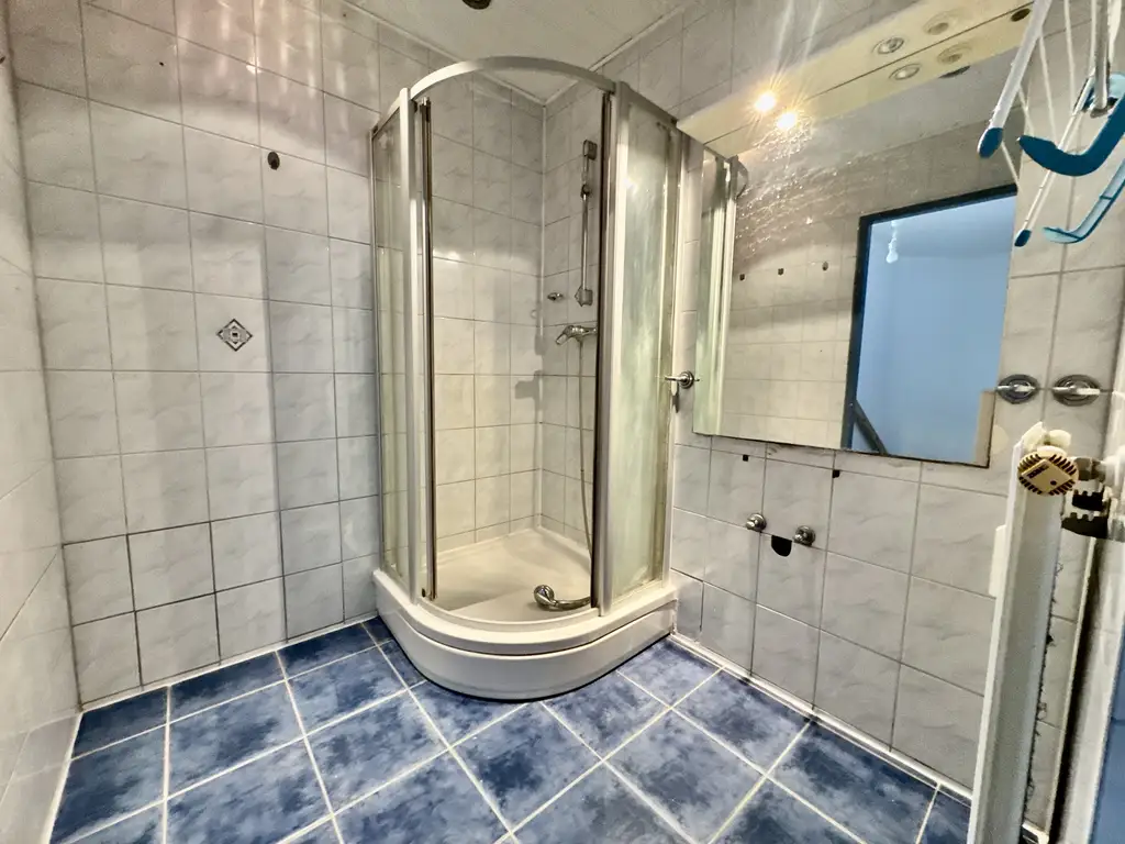DACHGESCHOSSMAISONETTE MIT LOGGIA IN RUHELAGE