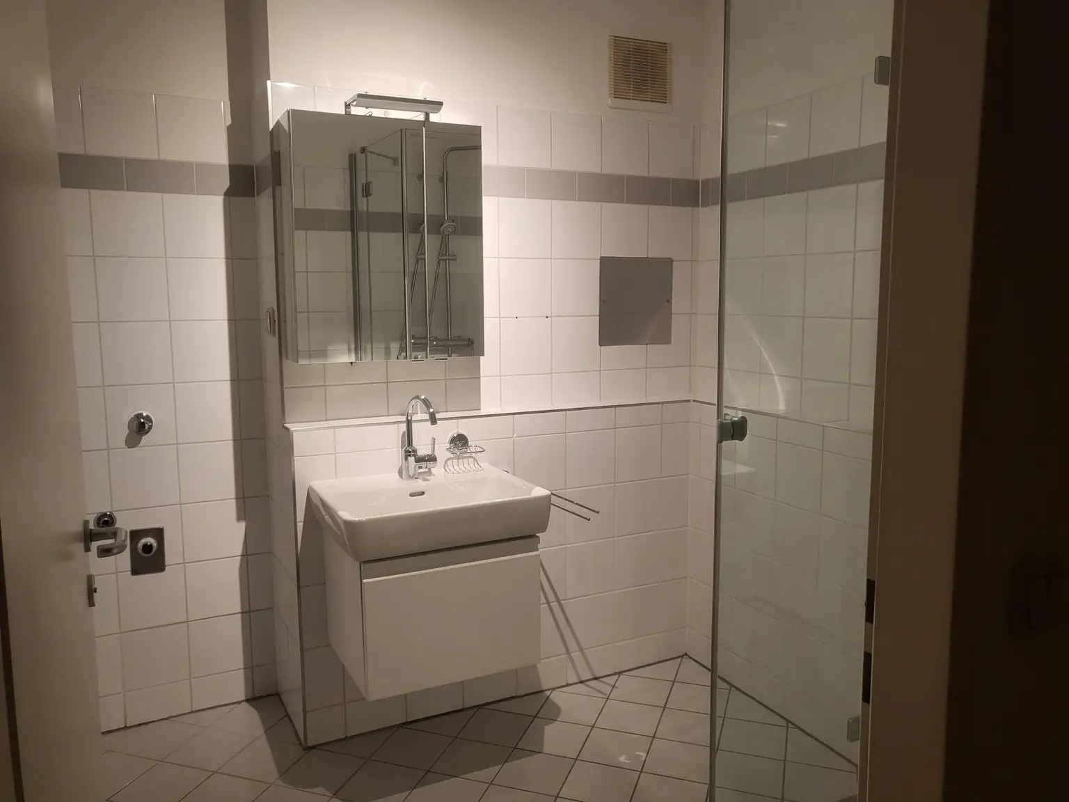 Badezimmer mit Dusche