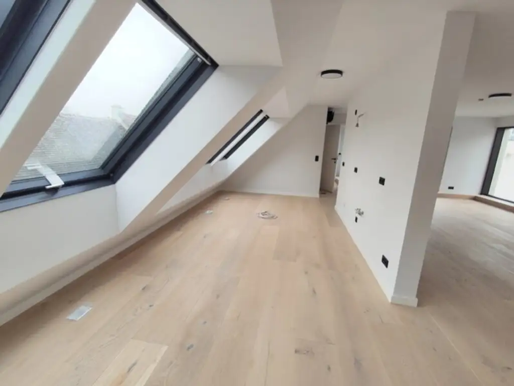 Krongasse! Erstbezug Penthouse mit 3 Terrassen und privatem Liftzugang auf frisch saniertem Altbau! Top17