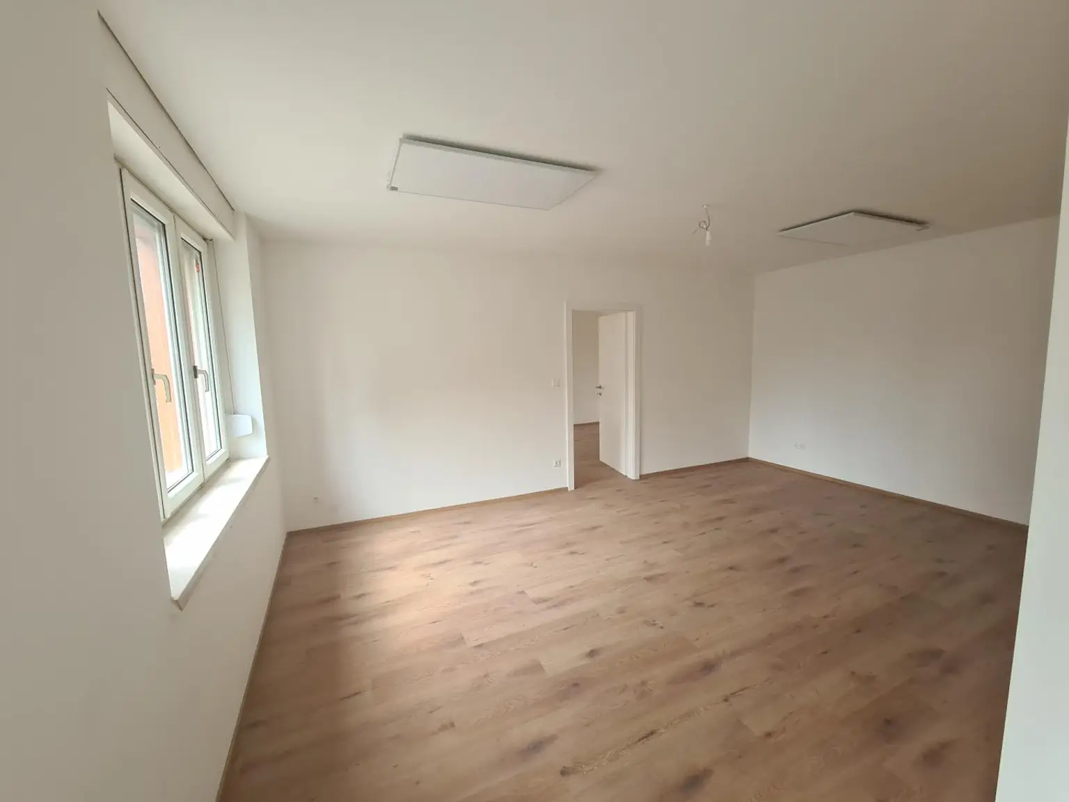 Anlegerhit - Komplett sanierte 2-Zimmer Wohnung mit Mieter