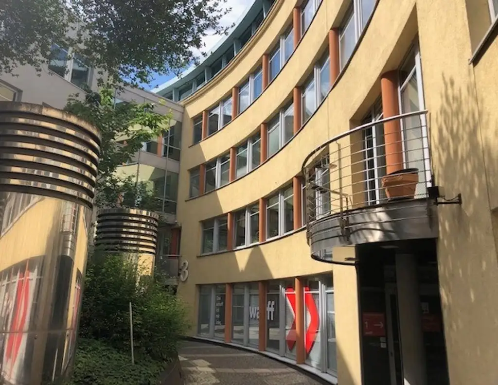 Büro im Pharos Haus mit Terrasse zu mieten