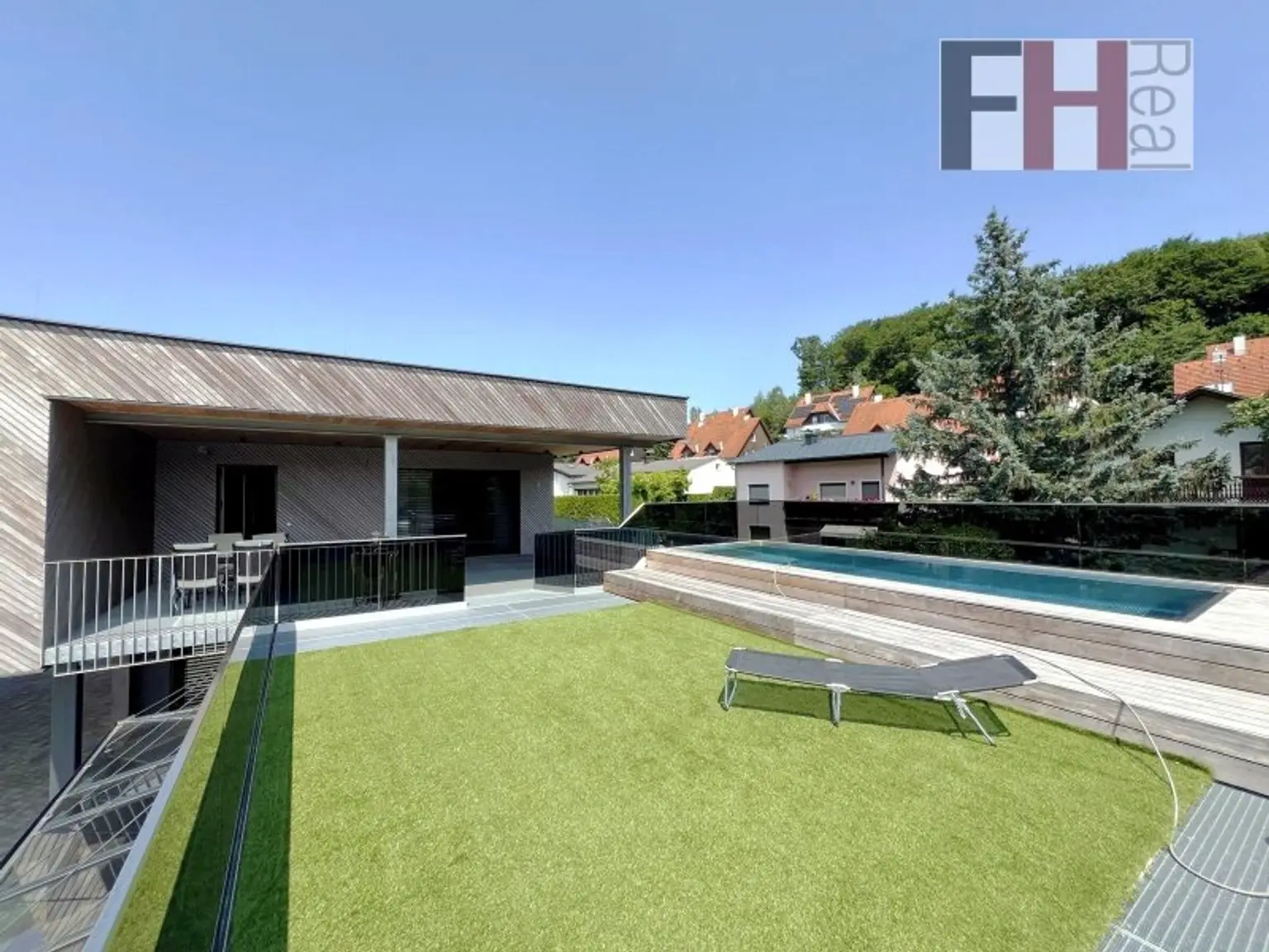 Moderne Gewerbeliegenschaft mit stylischer Wohneinheit inkl. Pool on Top! Bauland Kerngebiet! Vielfältige Nutzungsmöglichkeiten > Geschäftslokal, Büro, Praxis, Mobilitätscenter, KFZ!